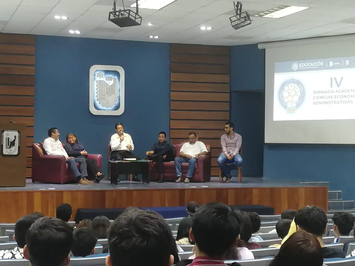 #IVJornadaAcadémicaDeCienciasEconómicasAdministrativas un honor moderar el #Conversatorio sobre la #AdministraciónPública como campo de trabajo para los egresados del <a href="/TecNM_MX/">TecNM</a> <a href="/TecNM_Cancun/">@TecNM_Cancun</a> participan Mtros
 <a href="/alvarxavier/">Alvar Xavier Ortiz C</a>  <a href="/miricruz72/">miriam cruz cardeña</a> 
<a href="/BrandonBMexMtz/">Brandon Mex Martinez</a> 
<a href="/enriqueoyromero/">Enrique Oy Romero</a> 
<a href="/Gbg2396/">Gilberto Bustos</a>