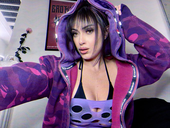 Kiss kiss https://t.co/gRrySEDU88