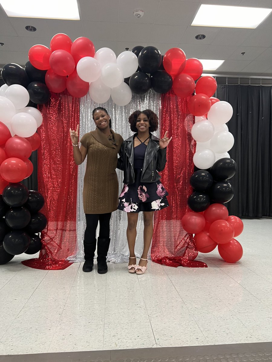 Sawyer Arbuckle (@sawyerarbuckle) on Twitter photo And that’s a wrap!! I’m going to miss my coaches and teammates!! Senior 2024 OH/MB signing out!! <a href="/ch_hsvolleyball/">Cedar Hill HS Volleyball</a> ❤️🖤🤘🏽🏐✌🏽😘 And that’s a wrap!! I’m going to miss my coaches and teammates!! Senior 2024 OH/MB signing out!! <a href="/ch_hsvolleyball/">Cedar Hill HS Volleyball</a> ❤️🖤🤘🏽🏐✌🏽😘