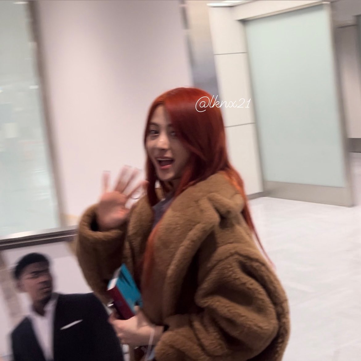 lknx21's tweet photo. 231126 LE SSERAFIM NRT 입국

気づいてくれてありがとうㅜㅜ

 #LE_SSERAFIM  #르세라핌 #윤진 #YUNJIN  #ユンジン https://t.co/0v4s4sW09Y