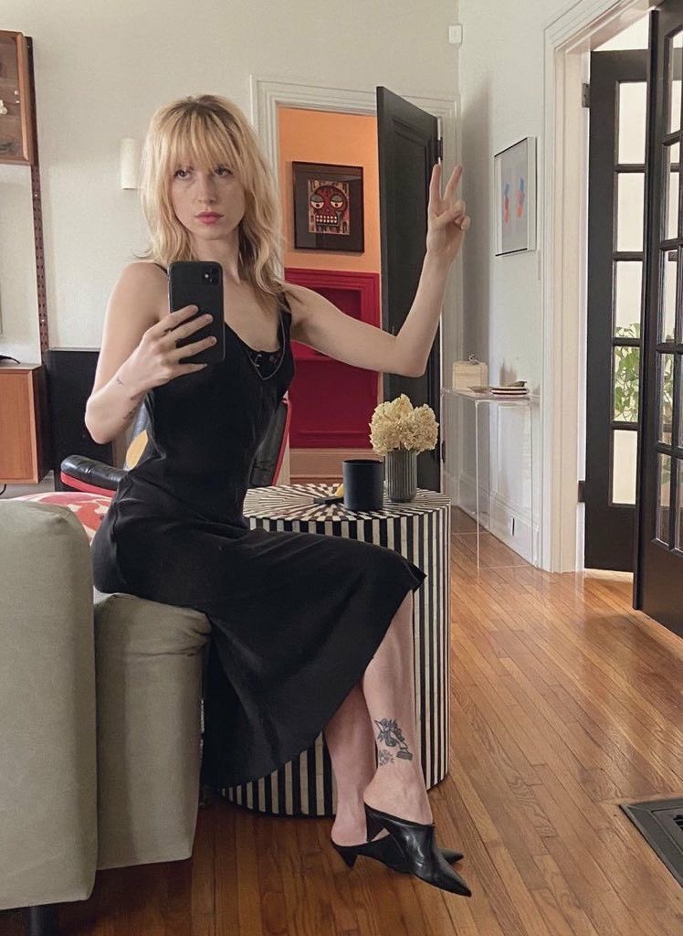 ria 🦢 (@laughtilwecry) on Twitter photo 
