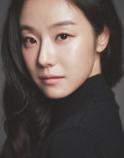 #LeeSiWon confirmed cast for tvN drama <#MaestraStringsOfTruth>, she will act as Lee Ah-jin who is the horn performer of The Han River Philharmonic Orchestra.

Broadcast on Dec 9.

#LeeYoungAe #LeeMuSaeng #KimYoungJae #HwangBoReumByul