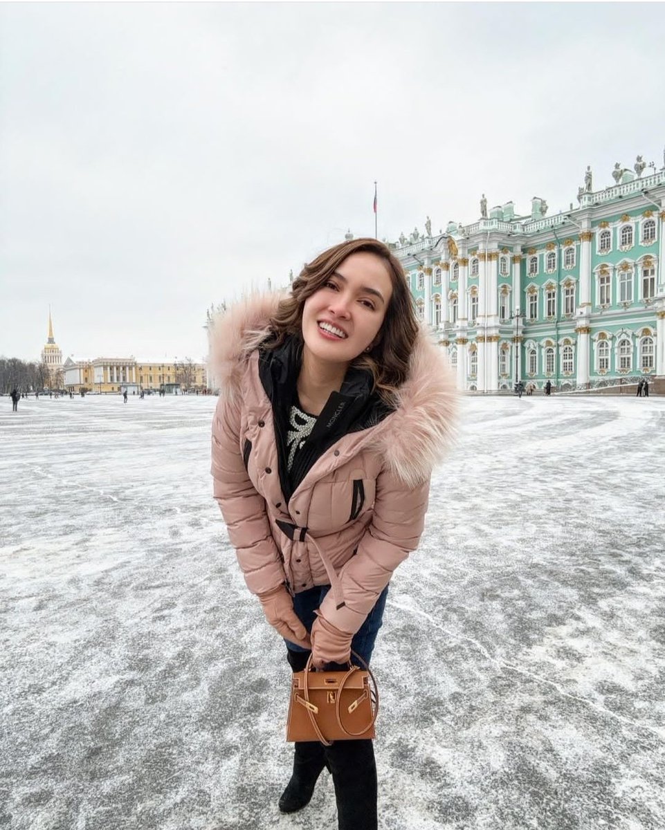 travelekaterina's tweet photo. Shandy Aulia 💅 Menikmati perjalanannya ke Moscow dan Saint Petersburg 🧸🪆🇷🇺...

#trip #russiatrip #ekaterinatourtravel https://t.co/qwbJloPr7M