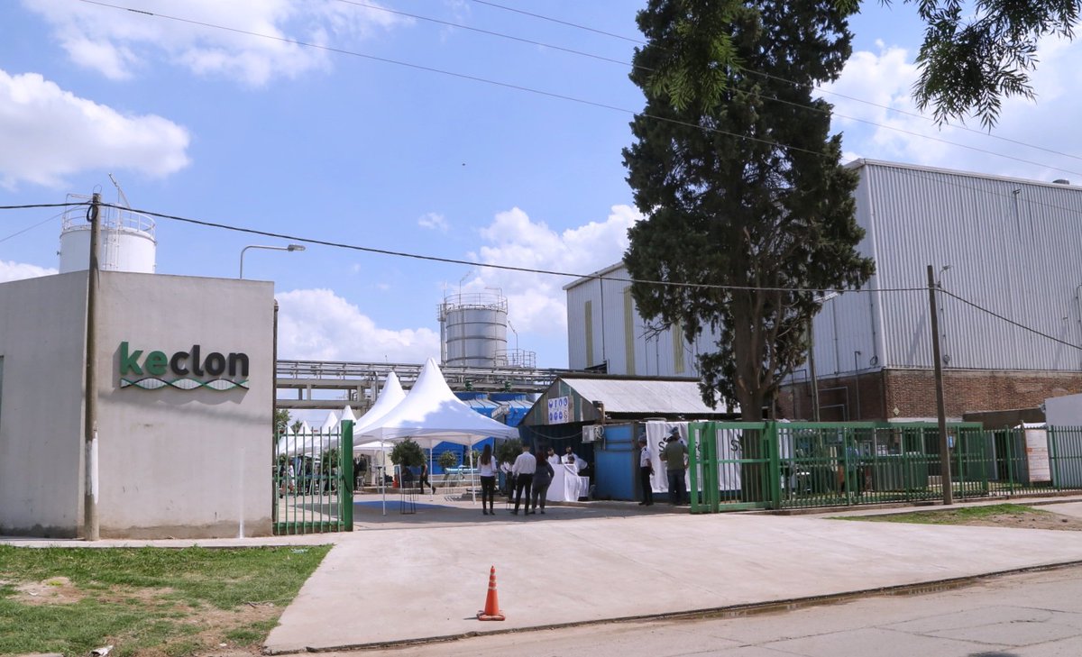BaimaMarina's tweet photo. @KeclonSA 𝗲𝗻𝘇𝗶𝗺𝗮𝘀 𝗰𝗼𝗻 𝘀𝗲𝗹𝗹𝗼 𝗮𝗿𝗴𝗲𝗻𝘁𝗶𝗻𝗼 🇦🇷

La historia de la 1° empresa con tecnología diseñada de punta a punta por las y los investigadores del CONICET.

Lo que no sabías es que la dirige un ex Techint que se la jugó para crear un negocio global 🌎👇🏼 https://t.co/yYsZ1vL9W7