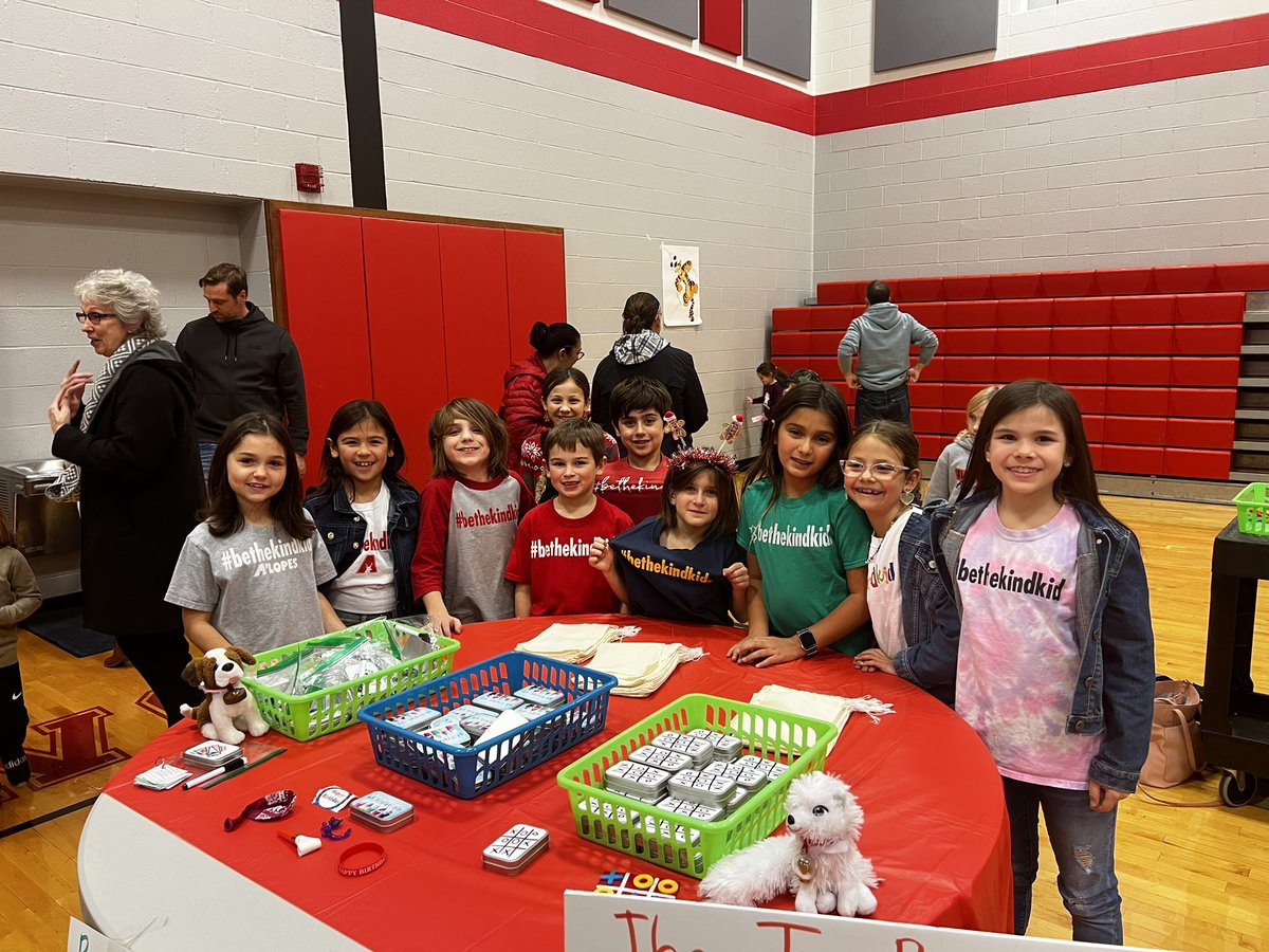 It’s a @JAMbethekindkid Packed Night at @Avonworthschool Entrepreneur Event! We had 37 student groups selling custom designed items with proceeds going to 26 different charities! Excellent work @FrewsCrews! @remakelearning