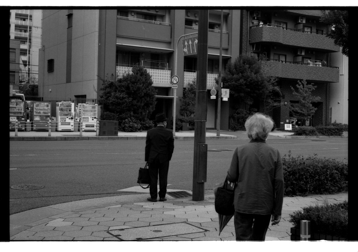 dobdobrock's tweet photo. #35mm
#thecitymag
#filmstreetphotos
#film
#japan
#leicam6
#leica
#elmar50
#フィルム
#ライカ
#うえろくカメラ https://t.co/vBGh8nLFxa