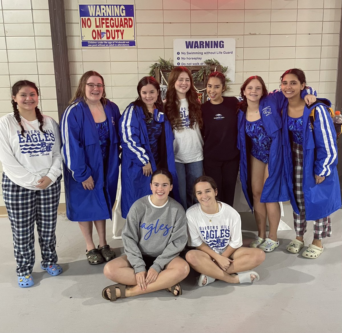 You are looking at the 1st place team at the Sterling Swim Meet on 11/28.
These girls were amazing in the pool. 
Both teams, boys &amp; girls, had 14 PRs!!!
So proud of our swimmers!! 🏊🏻‍♀️🏊🏼‍♂️
<a href="/BH_Athletics/">Barbers Hill Athletics</a> 
#justkeepswimming