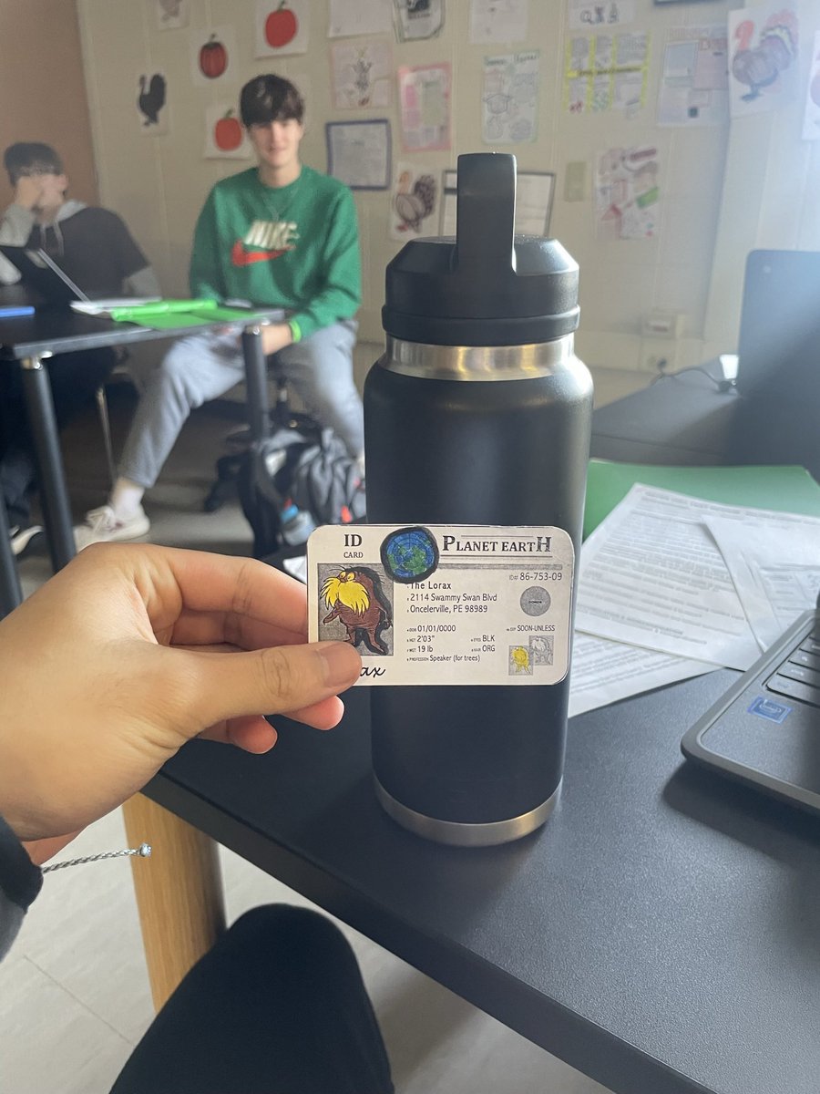 jpanpremium's tweet photo. using a water-bottle is a great way to avoid plastic water bottles and uncontrolled plastic getting into our ecosystem #apeswater @franklinlorax https://t.co/IYYkVaOLoe