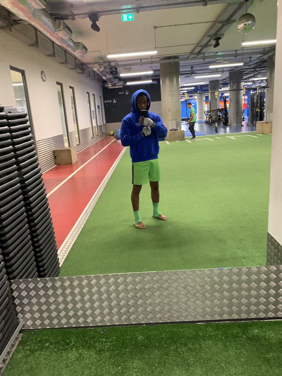 Ivander777's tweet photo. Naqueles pique 😁
#Hotboy #G #Gvibe #Gym #selfie https://t.co/pekP48D5z1