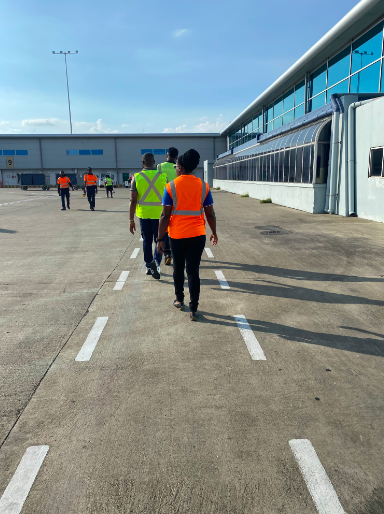 OEA_CICTE's tweet photo. #AviationSecurity #CICTEprogram is happy to support the @UNODC AIRCOP Caribbean teams from π―π², πΉπΉ and π§π§ in an #InsiderRisks Training in Jamaica this week. Participants engaged in a practical observation at the airport in #Jamaica today for insider risks https://t.co/FgA3f3ja0o
