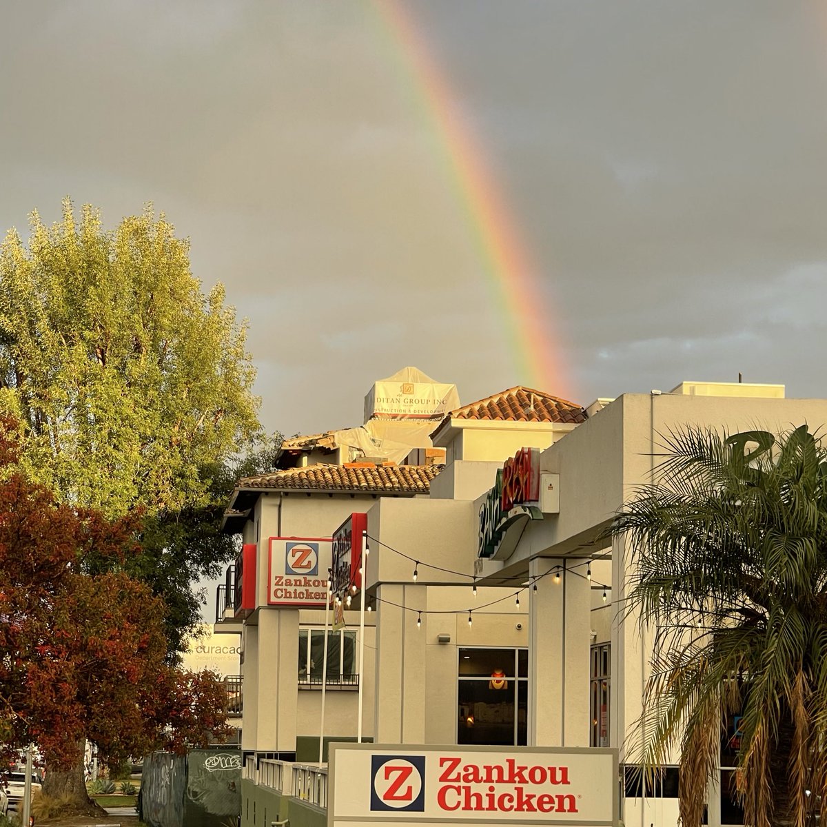 Who would've thought that the pot of gold at the end of the rainbow was the Zankou Chicken garlic sauce?!