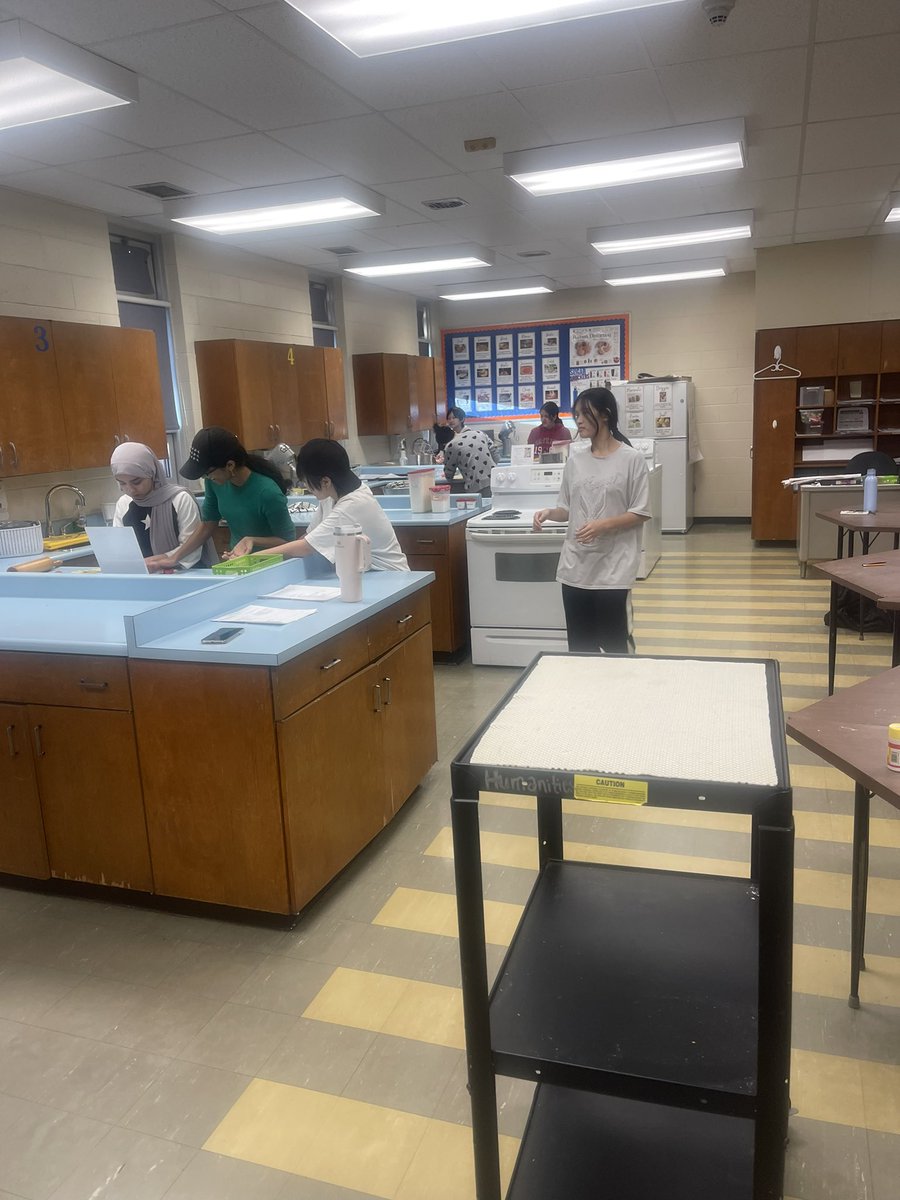 msrrusso's tweet photo. Bake Club was at it again today! Sugar cookies are being prepped for Grade 8 Open House 🍪 https://t.co/PdLVYR8e9y