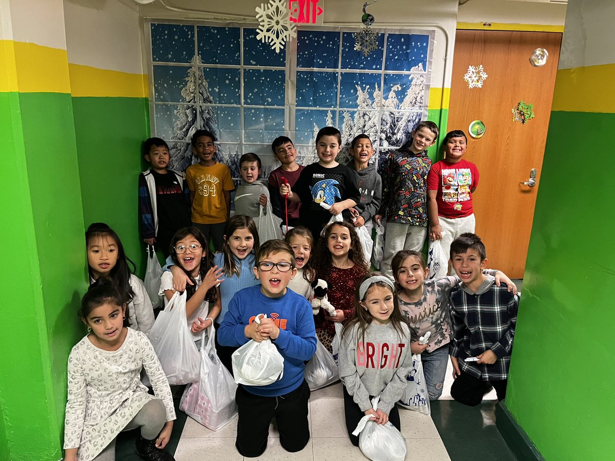 We had so much fun at the holiday sale! Thank you <a href="/PtaPolk/">Polk St PTA Franklin Square</a> <a href="/polk_street/">Polk Street School</a> #Wearefranklinsquare