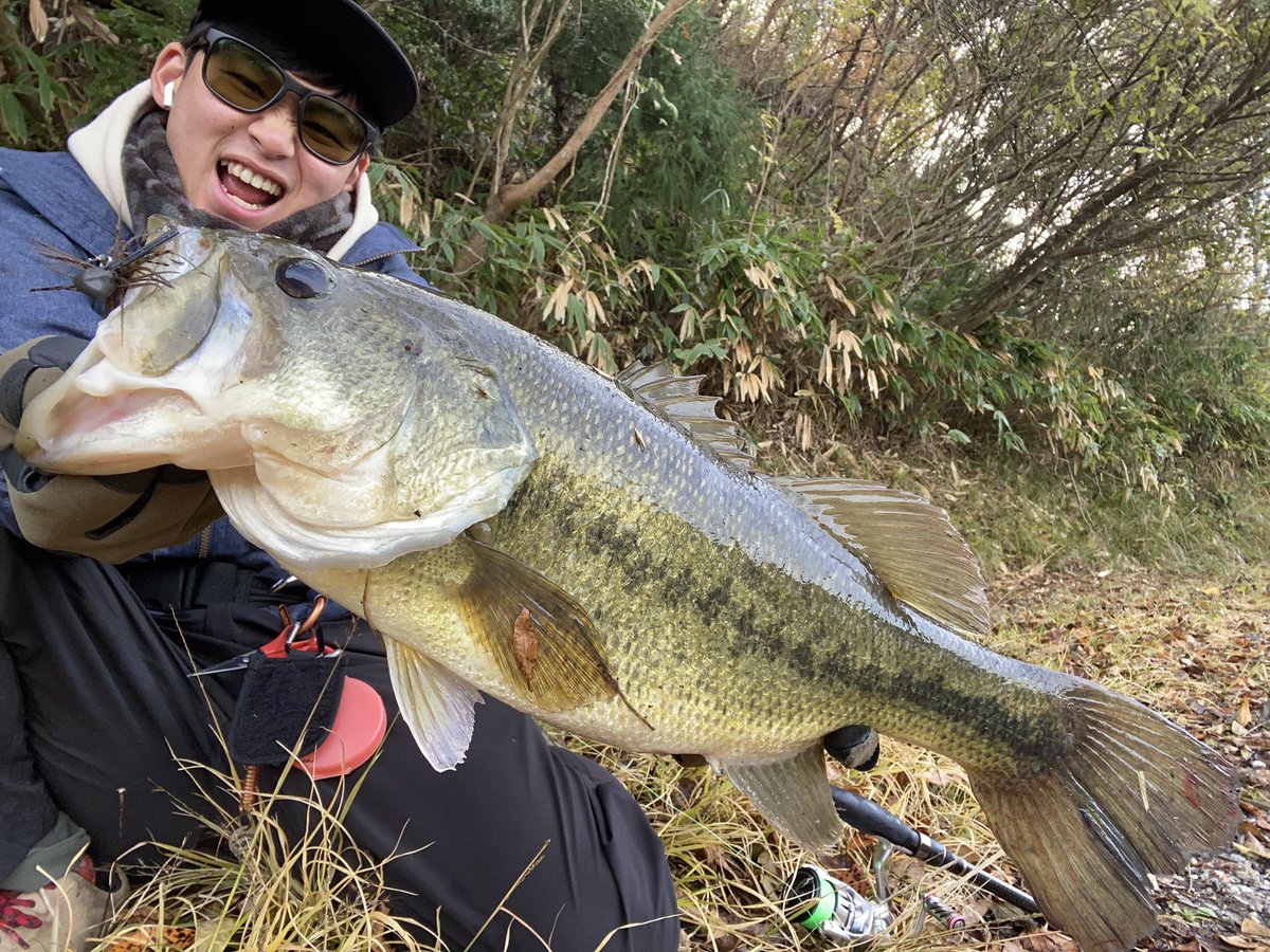 mukoBASS's tweet photo. 吊るしシーズンIN❄️
エグダマtypeレベルHW5.5g
2WAY高浮力モデルの1WAYカットの玉あり
楽勝50UP捕獲⚡️⚡️ https://t.co/5y24qIrxAW