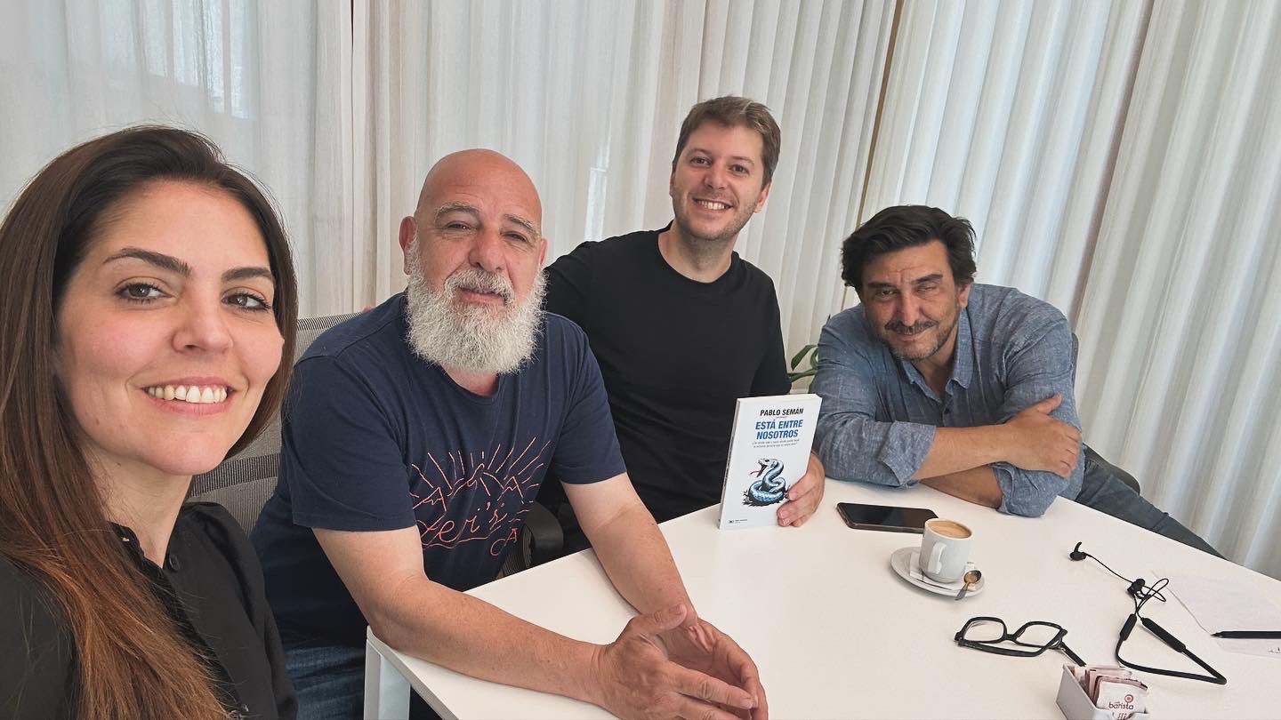 Melina Vazquez on X: "ESTÁ ENTRE NOSOTROS es un trabajo colectivo coordinado por Pablo Semán en el que participamos @NicoWelschinger, @vic_marale, @vazquez_melina, @kielosafers y @sdmorresi que busca contribuir a comprender el fenómeno "