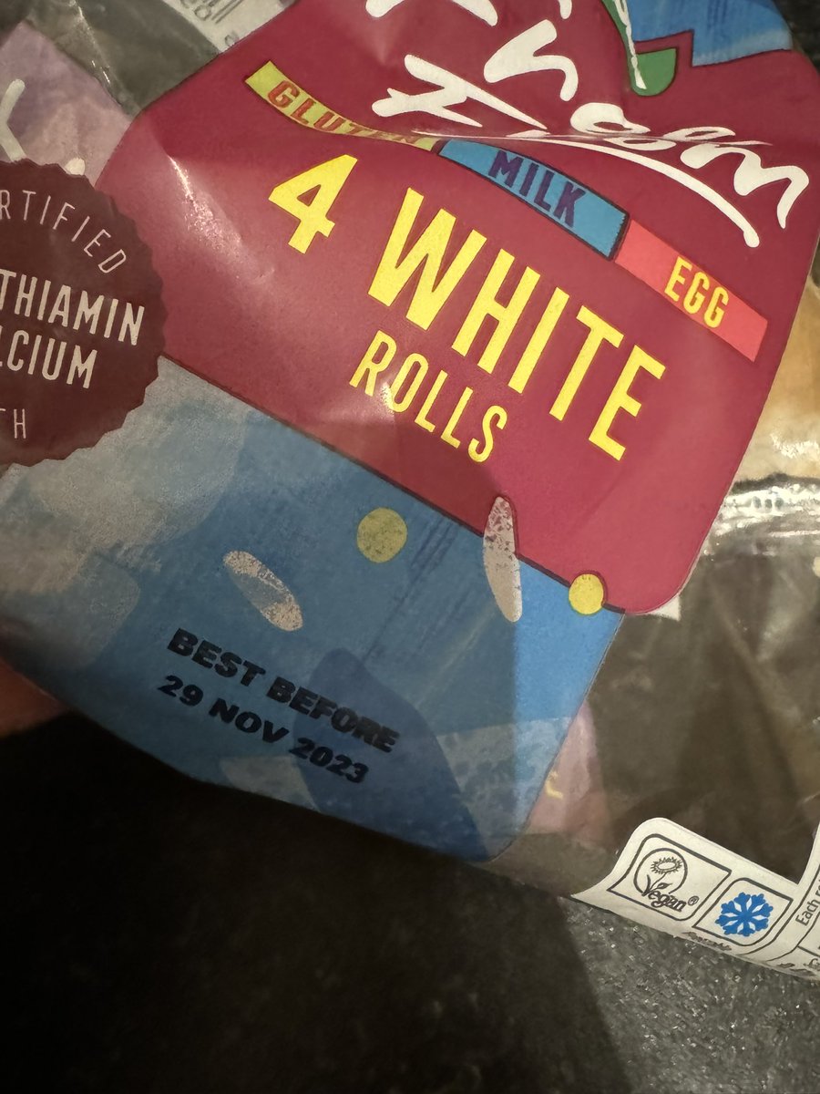 Vick_vbr's tweet photo. 1/2 Currently can’t find much dairy/egg as well as gluten free bread, so resort to @AsdaServiceTeam own brand, bought at 6.30pm at @asda Hessle Road, Hull. I ate one roll, 2 hours later I’m making a sandwich for tomorrow &amp; notice mould on every roll… https://t.co/5oQzFnqikT