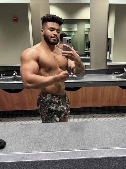 Choking is an art https://t.co/wOaZ8qSjzF