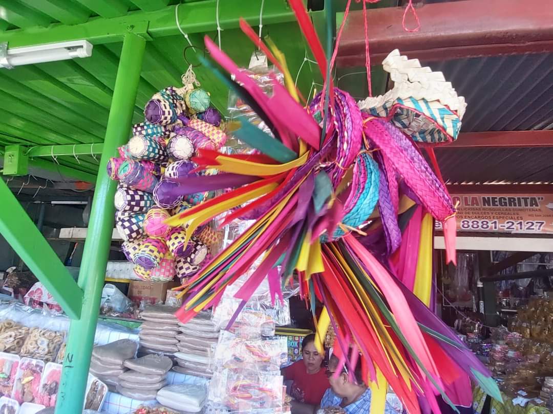 En el Mercado Roberto Huembes, encuentras Variedad de Cajetas propias de la temporada, las cuales se reparten en la Novena en Honor a la Purísima y en la Gritería el 7 de Diciembre.
#UnidosEnVictorias
<a href="/RDRFSLN_/">RDRFSLN_🇳🇮❤🖤</a> <a href="/noelia_arauz/">𝙼𝚊𝚛í𝚊 𝙽𝚘𝚎𝚕𝚒𝚊 𝙰𝚛á𝚞𝚣🇳🇮</a> <a href="/Atego16/">@🅰🆃🅴🅶🅾 🇳🇮</a> <a href="/samcarrion18/">𝐒𝐚𝐦𝐚𝐧𝐭𝐡𝐚 𝐂𝐚𝐫𝐫𝐢ó𝐧❤️🖤 🇳🇮</a>