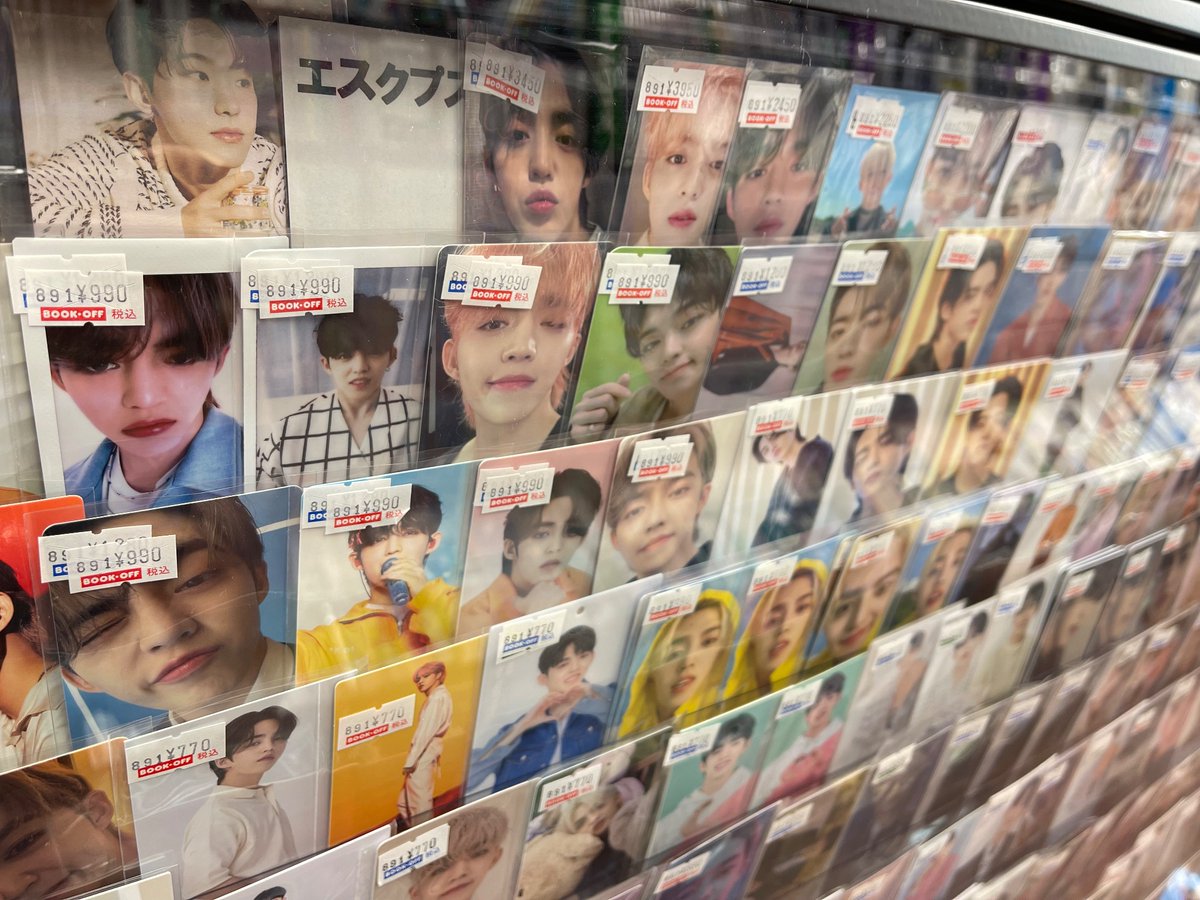 💜K-POP💜】 当店地下1階フロアにてセブチなどの公式トレカなどを多数