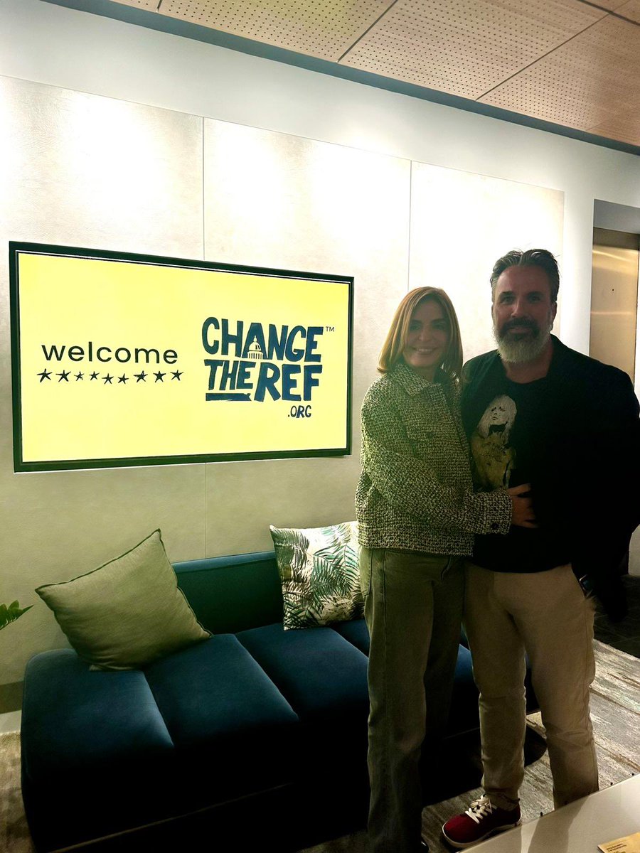 Change the Ref 🟧 tweet media