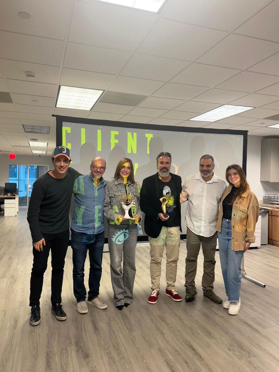 Change the Ref 🟧 tweet media