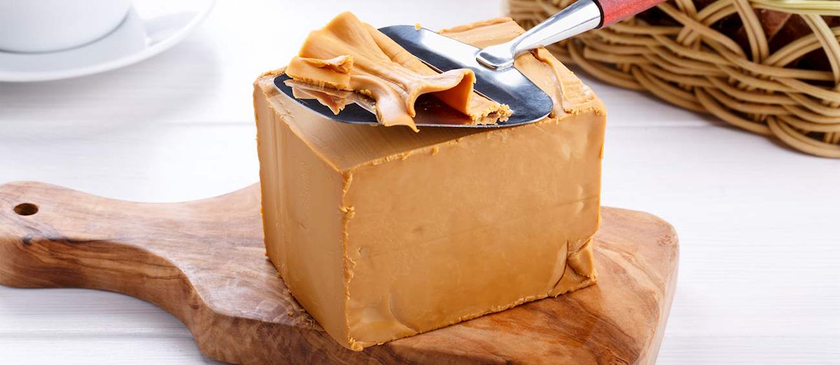 ARKISE85's tweet image. Brown Cheese (Brunost)
(Brown Cheese, Gudbrandsdalsost)
The cheese is typically sliced with a slicer.Brunost is a Norwegian and Scandinavian brown processed cheese made from cow's and goat's milk whey. Technically it's not a cheese at all because it's made from a secondary…