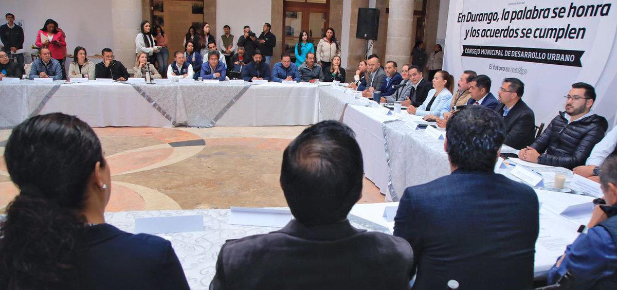 LaserInformativo

Es #Durango punta de lanza con nuevo servicio digital: <a href="/josejoseantonio/">Toño Ochoa</a> 
Promueven transparencia, apertura y eficacia de servicios municipales con plataforma multitrámite Desarrollo Urbano Digital
Cumple alcalde con otro compromiso de campaña, reconoce <a href="/DGOFECOP/">FECOP</a>