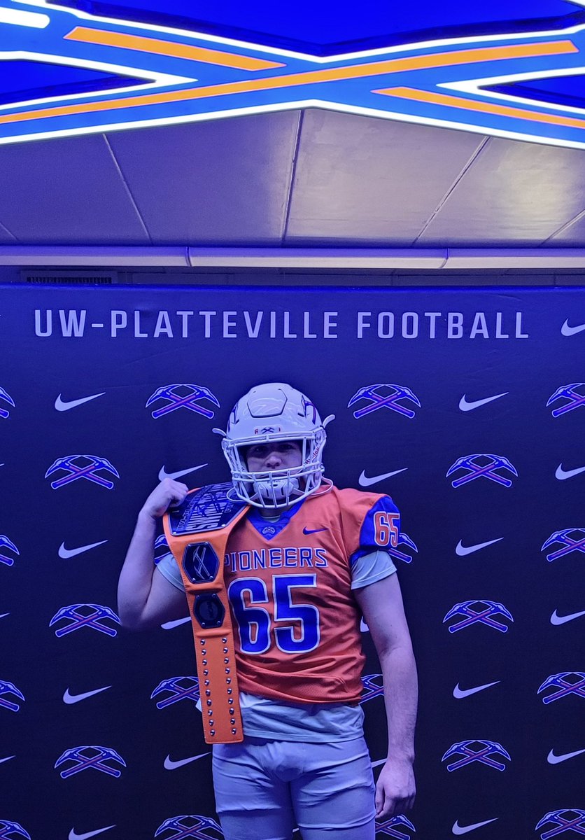 breenmachine_'s tweet photo. Had a great Official Visit. Thanks for having me! @CoachSheehan12 @CoachJuarez_ @Ryan_Munz @UWPlattFootball #swingtheaxe https://t.co/7SqDLz60Vv