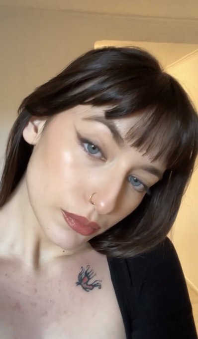 me vs my spotify wrapped 😭😭😭😭😭 https://t.co/cTe6biSNTF