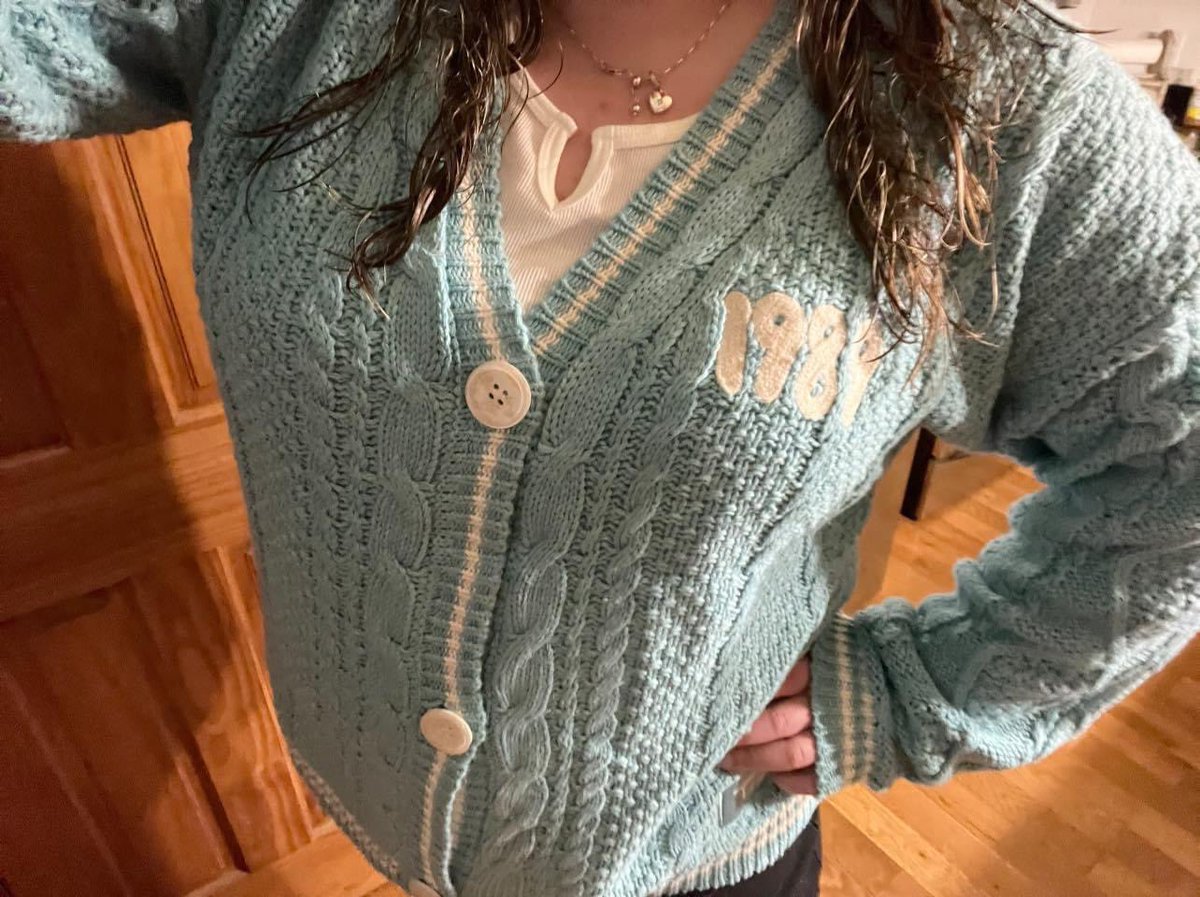 yoitsaves's tweet photo. We never go out of style 💙 my very first @taylorswift13 cardigan 💙 https://t.co/bfN1qqY1oL