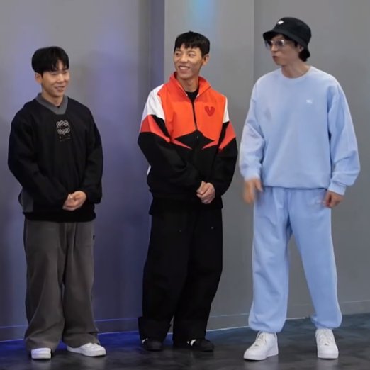 Kpopidol_closet's tweet photo. [ 231125 뱅크투브라더스 비지비 옷, 패션 정보 ]
놀면 뭐하니

💙비지비
• 브랜드: 프리커 FREKER
• 제품 (하의): KL FRONT TAPE POCKET PANTS_FKPNW23414BKX

➡️ https://t.co/ptZXsBjZhW

#banktwobrothers #뱅크투브라더스 #비지비 #Busybe https://t.co/SKL2PJb4A5
