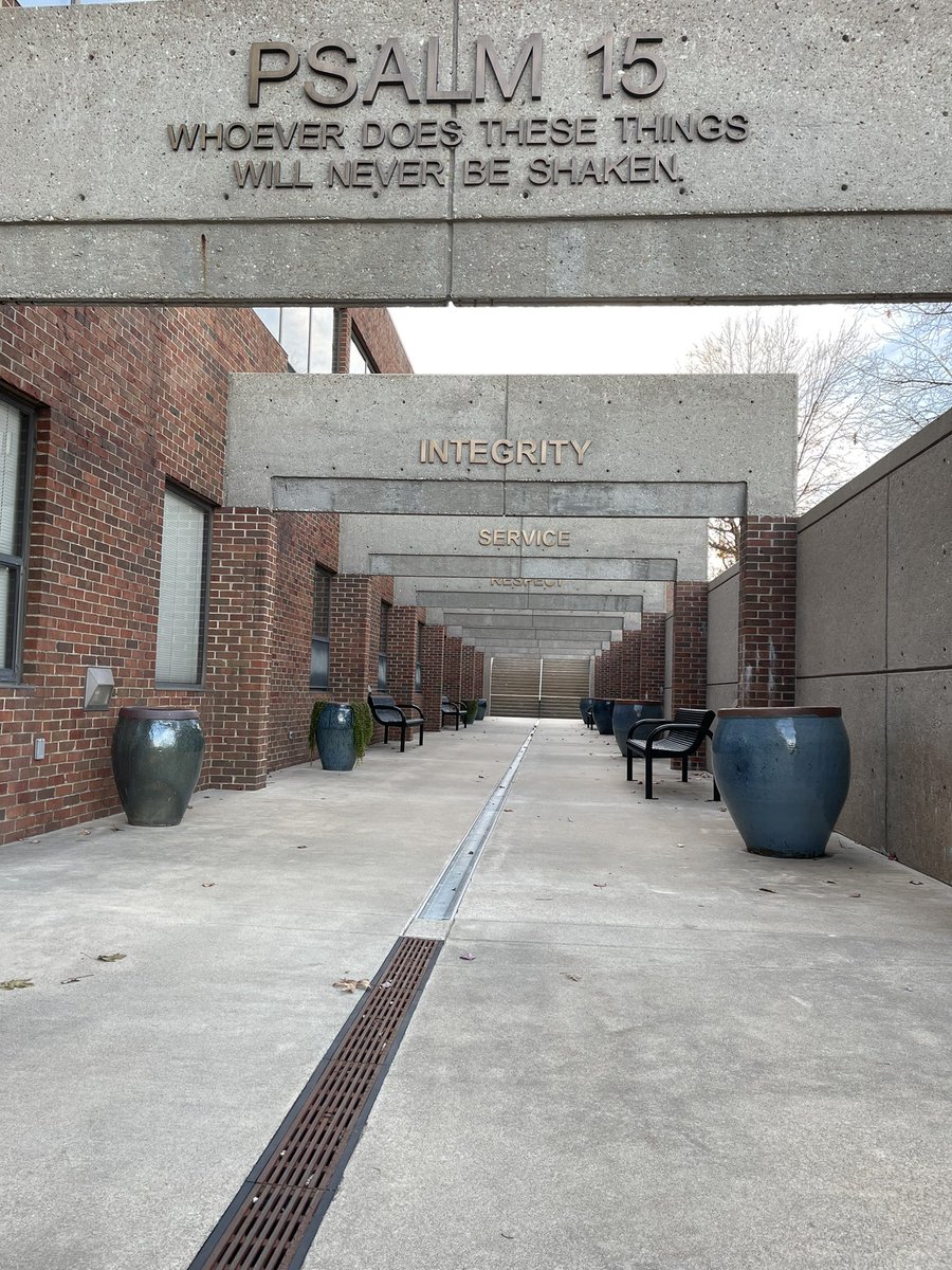 drdvd's tweet image. Love this gorgeous Wednesday in Missouri! #blessedWednesday #sbuniv #joyofteaching #welovesbu @sbuniv @drdvdus