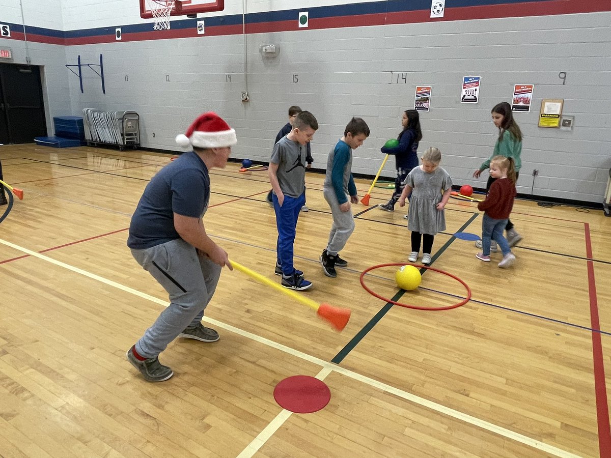 CFEPrincipal's tweet photo. What was the best part of your day? Hands down, mine was watching our @ChenangoForksSD 5th graders lead our PreK students in a broom ball game in PE! So much fun! #theleaderinme @CForksSup https://t.co/9hKomFi5YJ