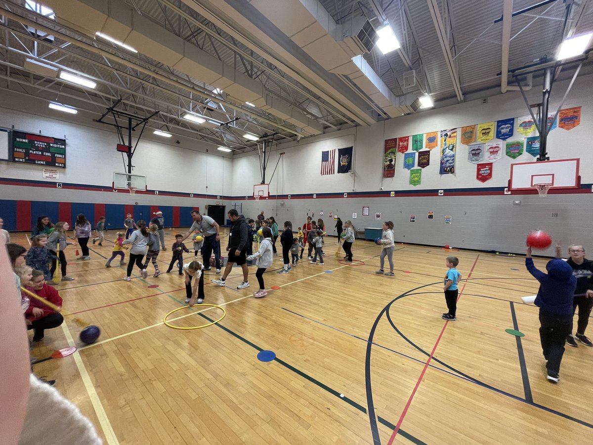 CFEPrincipal's tweet photo. What was the best part of your day? Hands down, mine was watching our @ChenangoForksSD 5th graders lead our PreK students in a broom ball game in PE! So much fun! #theleaderinme @CForksSup https://t.co/9hKomFi5YJ