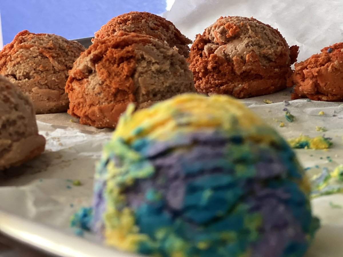 JumpyJellybean_'s tweet photo. Let us make you a mystery box, we have tons of items available and ready to go and the best part… there is three different sizes of mystery boxes to try. 

Filled with soaps, bath bombs, bath salts and more. 

Link to website is pinned. 

Use code FREESHIP for free shipping on orders $50 or more.
