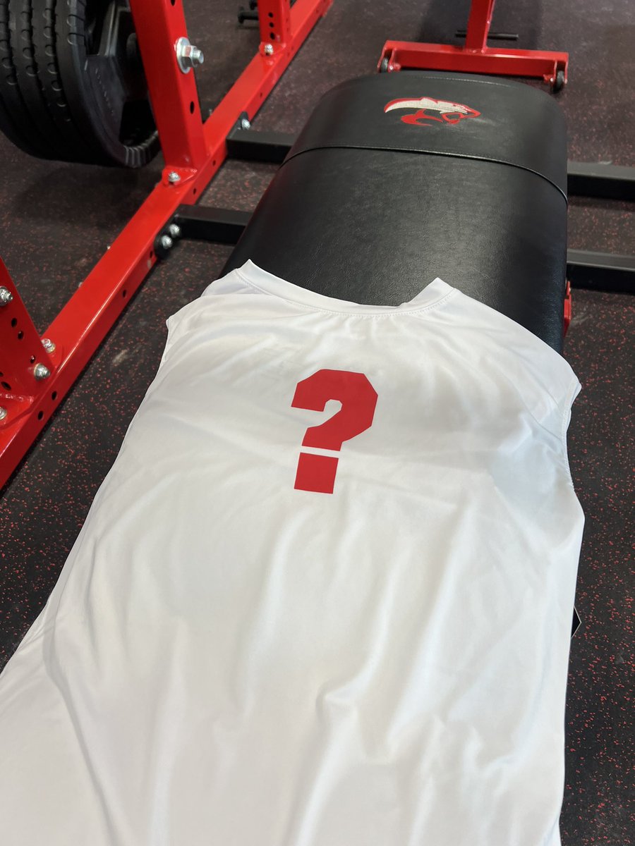 coachroecker's tweet photo. I know which one I would want to wear!  Which are you going to be @CougarsBrazos ? #offseason #yourchoice #ActionsScream https://t.co/mp5jjPVlXd