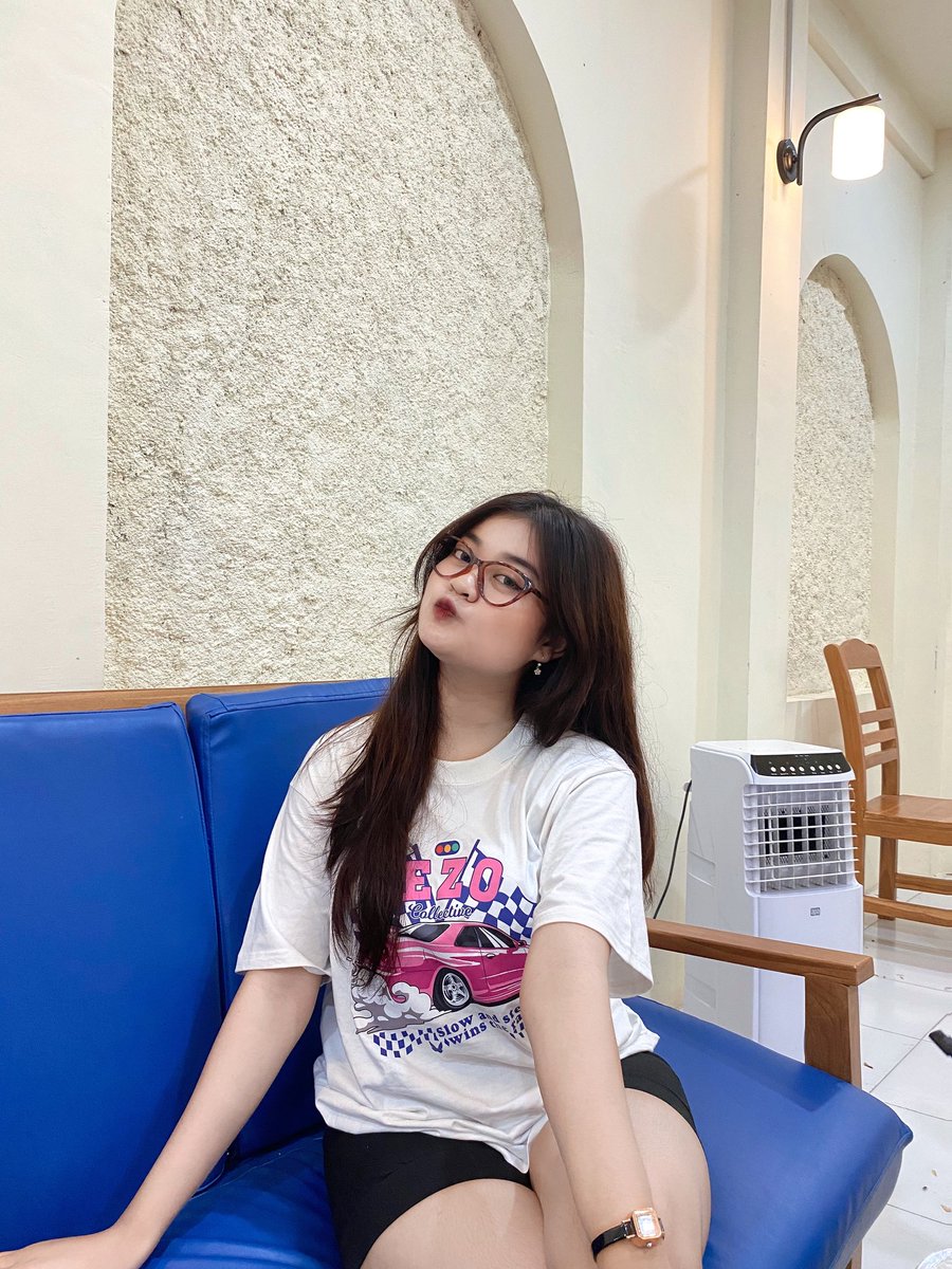 cinamongirllll's tweet photo. 🤪 https://t.co/zwkQKIeVnn