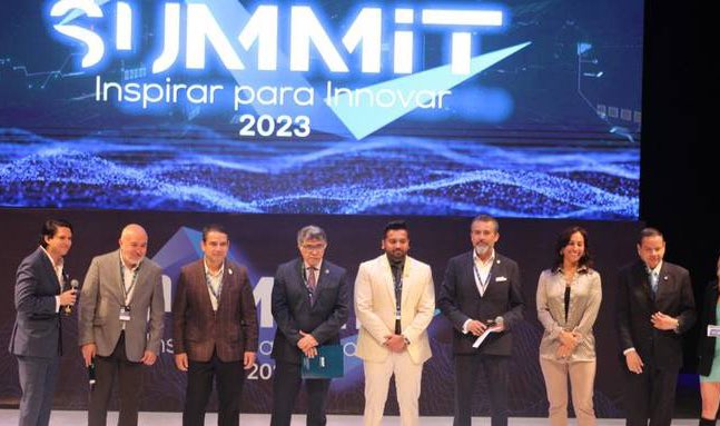 CCEPuebla's tweet photo. Con el tema principal “Inspirar para Innovar”, se llevó a cabo con éxito, el #SummitCOPARMEX.
El Presidente @HectorASanchezM acompañó a @CoparmexPdtePue en la inauguración de este evento de innovación y emprendimiento que reunió a líderes empresariales de todo el país. https://t.co/kFdiNc3O7q