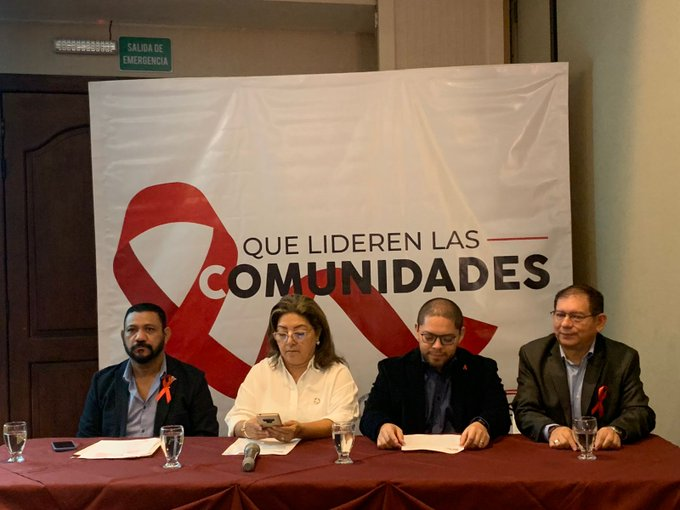Redca_'s tweet photo. Más de 15,500 salvadoreños actualmente están recibiendo tratamiento para el VIH. En el marco del Día Mundial de la Respuesta al VIH, conmemorado cada 1 de diciembre, la asociación PASMO llevó a cabo un encuentro para instar a la población a entender que el VIH es tratable. https://t.co/pvT7PAOxkD