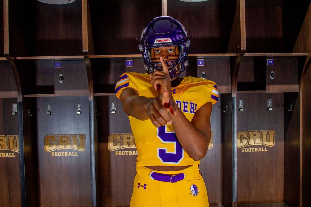KendrickJones_'s tweet photo. #AGTG I’m Extremely Blessed to receive a Offer From @CruFootball 
@CrandallPirate @Coach_Hardin @coachmcarey https://t.co/TWPtLbqCt8