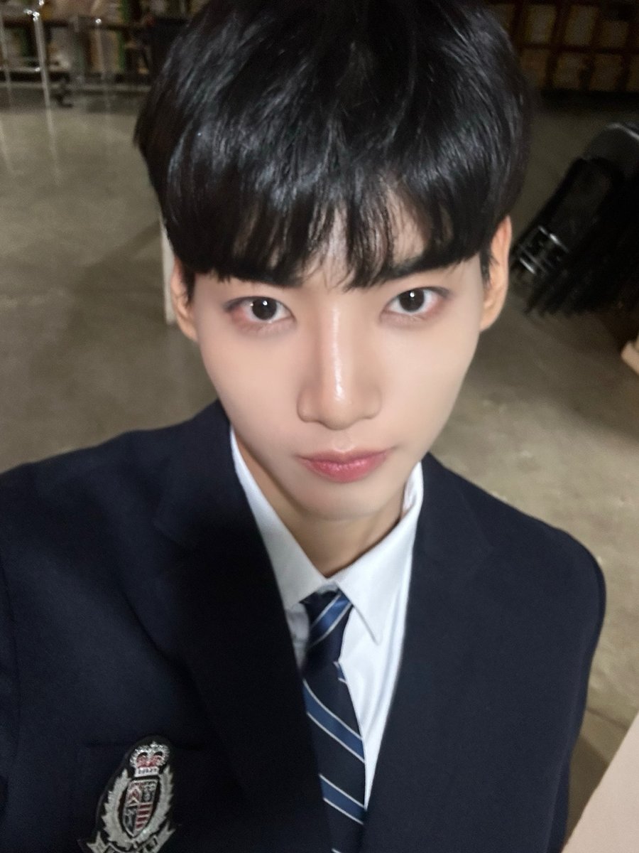 WAKER_official's tweet photo. 안녕하세요 웨이커 새별입니다!
저희가 일본에서 한달간 공연을 하게되었습니다!
처음이라 서툴겠지만 열심히 준비한만큼
최선을 다할테니 많은 관심 가���주셨으면 좋겠습니다!
추운 날씨 감기 조심하시고 웨이커 많이 사랑해주세요❤️

#WAKER #웨이커 #ウェイカー
#새별 #SAEBYEOL #セビョル https://t.co/sL9VGfeyni