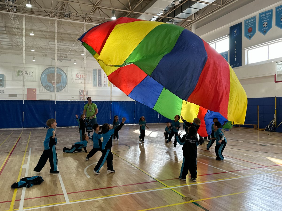 BSB_Shunyi's tweet image. Year 1 and 2 had a fantastic time during PE today! They're playing cat and mouse game - when others are making waves, the cat needs to catch the mouse. A fun game that requires full body coordination!
#BSBShunyi #NordAngliaEducation #NAEBeAmbitious #internationalschool