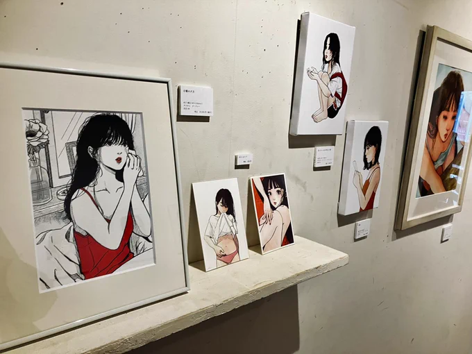 個展1日目はお友達沢山駆けつけてくれて、インスタを見てくれていた方ともお話しできて、最高の幕開けでしたカフェのお客様のご婦人に絵の女の子を「孫にしたい〜!」と言っていただいてほっこり。笑今日は12時20分頃から在廊します。お待ちしております#爽あゆみ#ぼんやりとした愛 
