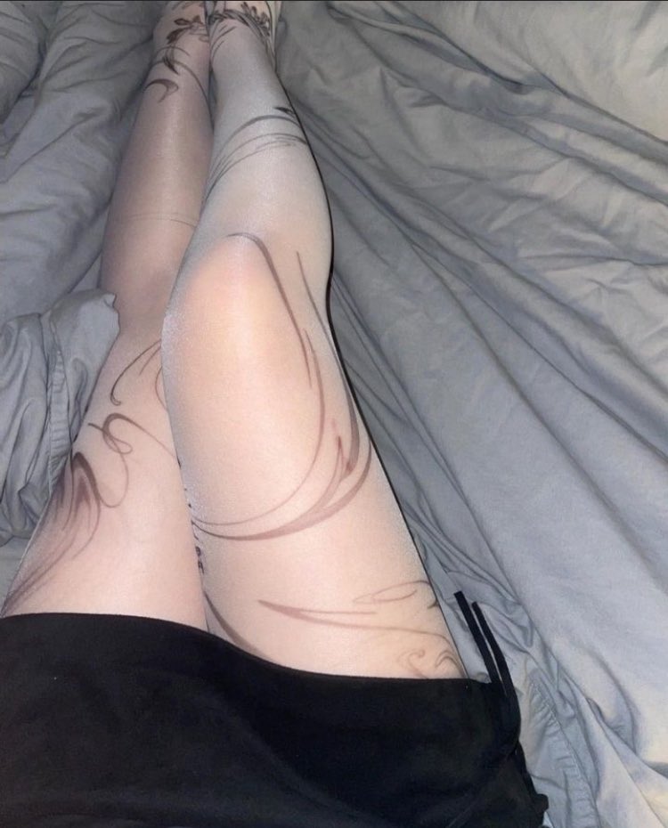 Valxeeie's tweet photo. these are so cute but so uncomfortable someone rip them off me 😭😭😭😭😭😭😭 #nsfwtwt #nsfwtwtًً https://t.co/dawYkp2fbi