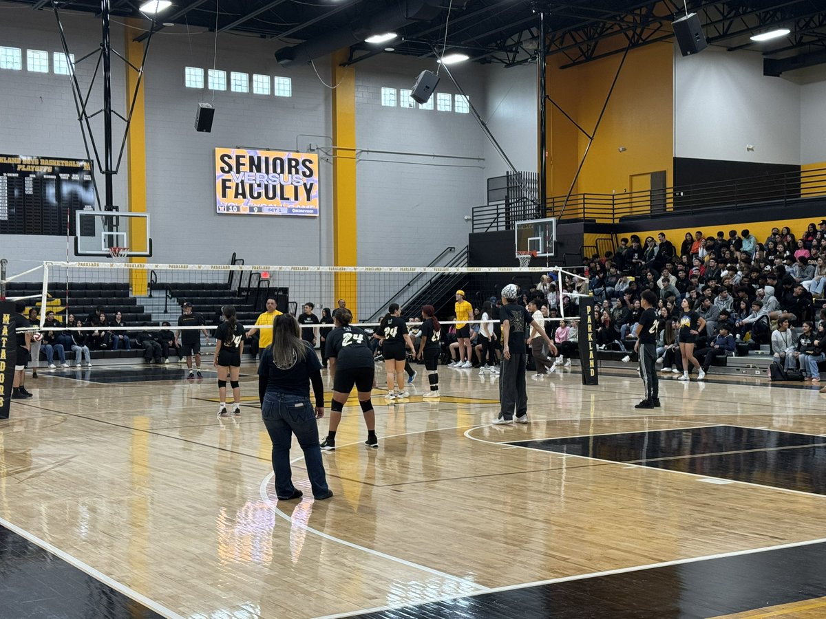 CoachWard_1's tweet photo. In a rare feat, the Students took down the Faculty today. Can’t be mad at it when we are the ‘24 sponsors though. Love these kids!! 🖤💛🤘🏼Special thanks to @sandoval11Teach @Ms_Castro_PHS &amp; the Castro crew @aashleyy_6 @ParklandStuCo for helping us make this a #soldout success!! https://t.co/D8SY0a5nH6