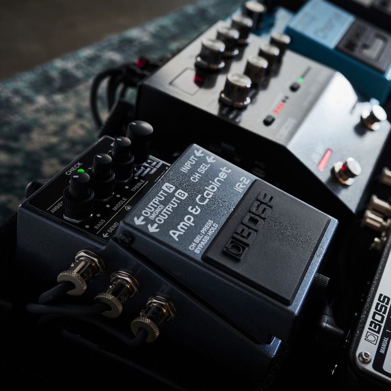 BOSS_jpn's tweet photo. 【新製品：IR-2 Amp &amp; Cabinet登場！】
IR-2は、アンプ・シミュレーターとキャビネットIRローダーを搭載したコンパクト・ペダルです。ボードの最後段に繋げばアンプとして用いることができるため、足元で全てのサウンド・メイクが完結します。
#BOSS_jpn #IR2 #BOSS新製品