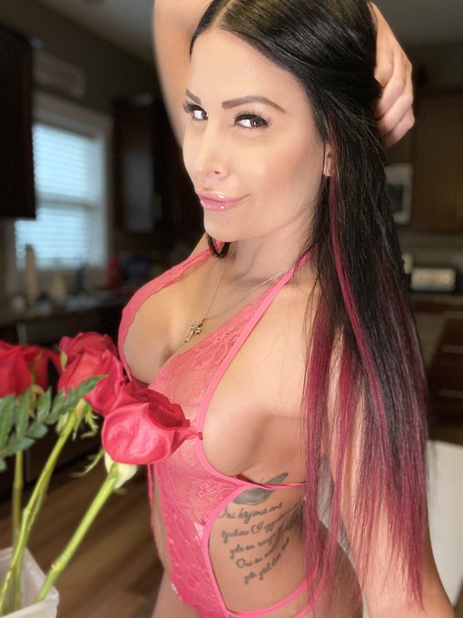 My only birthday wish is westjet credits or a stripper, you must pass @kayfbee clearance and I didn&rsquo;t<a href="/tag/rt"class="tags"><span>#rt</span></a>