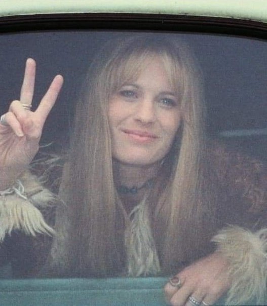 Geekdaddy75's tweet image. Name a character who technically isn't a villain but you consider to be one.

I'll start: