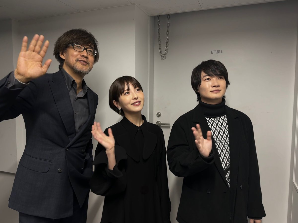 MINAMI373HAMABE's tweet photo. 昨日は『ゴジラ-1.0』
北海道上陸イベント＆TOHOシネマズすすきの杮落としイベントに参加させていただきました👩‍👩‍👧‍👦
監督からドルビーシネマの凄さを教えてもらい、私もドルビーでゴジラ観てみたくなりました…
引き続き『ゴジラ-.10』よろしくお願いいたします👩‍👩‍👧‍👦

私はゴジラキャンペーンは一旦全編終了だったので、作品が続いた神木さんとは今度こそバイバイ👩‍👩‍👧‍👦「お達者でー」とお互い👩‍👩‍👧‍👦次回の共演は8年後ってことになってます👩‍👩‍👧‍👦