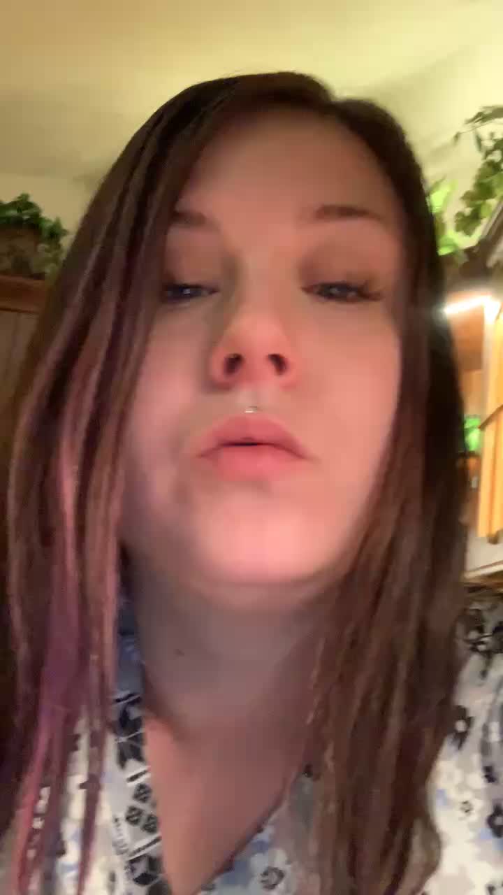 Millie Leigh is live now! https://t.co/XUY9LkKV0O https://t.co/2FLBZTUHeG